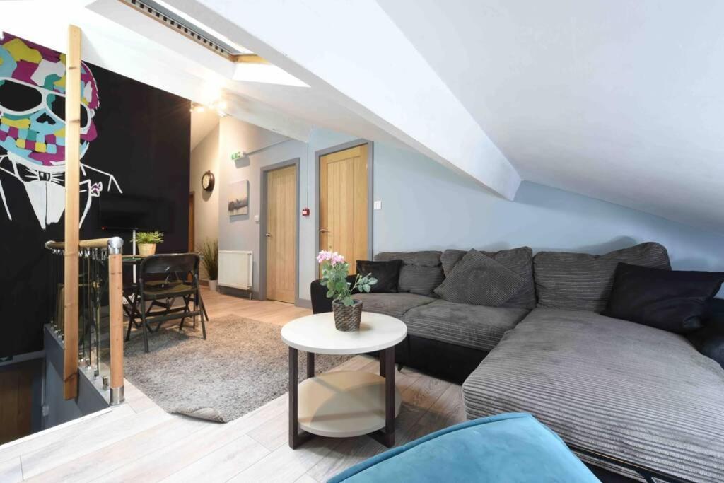 Апартаменты Back Turner Townhouse Манчестер Экстерьер фото